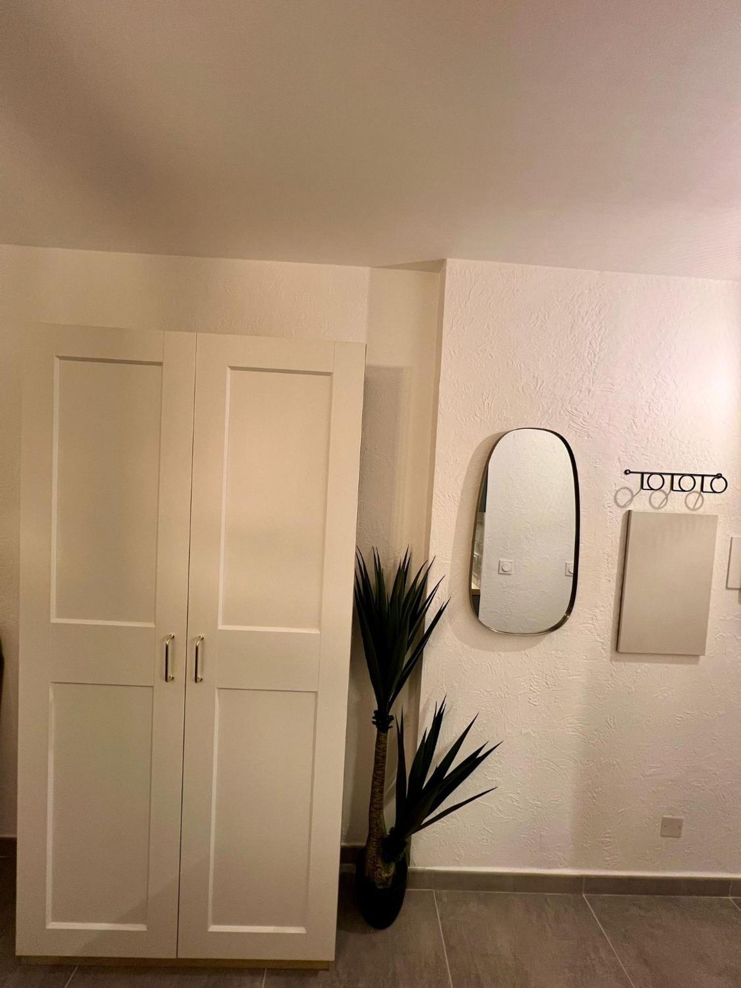 Studio Climatise, Cosy Et Calme Au Centre Ville アンティーブ エクステリア 写真